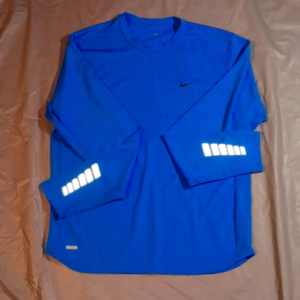 Men's Nike shirt